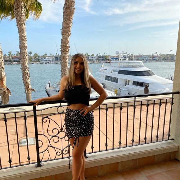 Meet your Posher, Brook - Picture 1 of 1